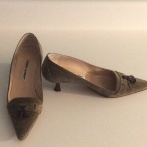 *FINAL PRICE* Manolo kitten-heeled pumps
